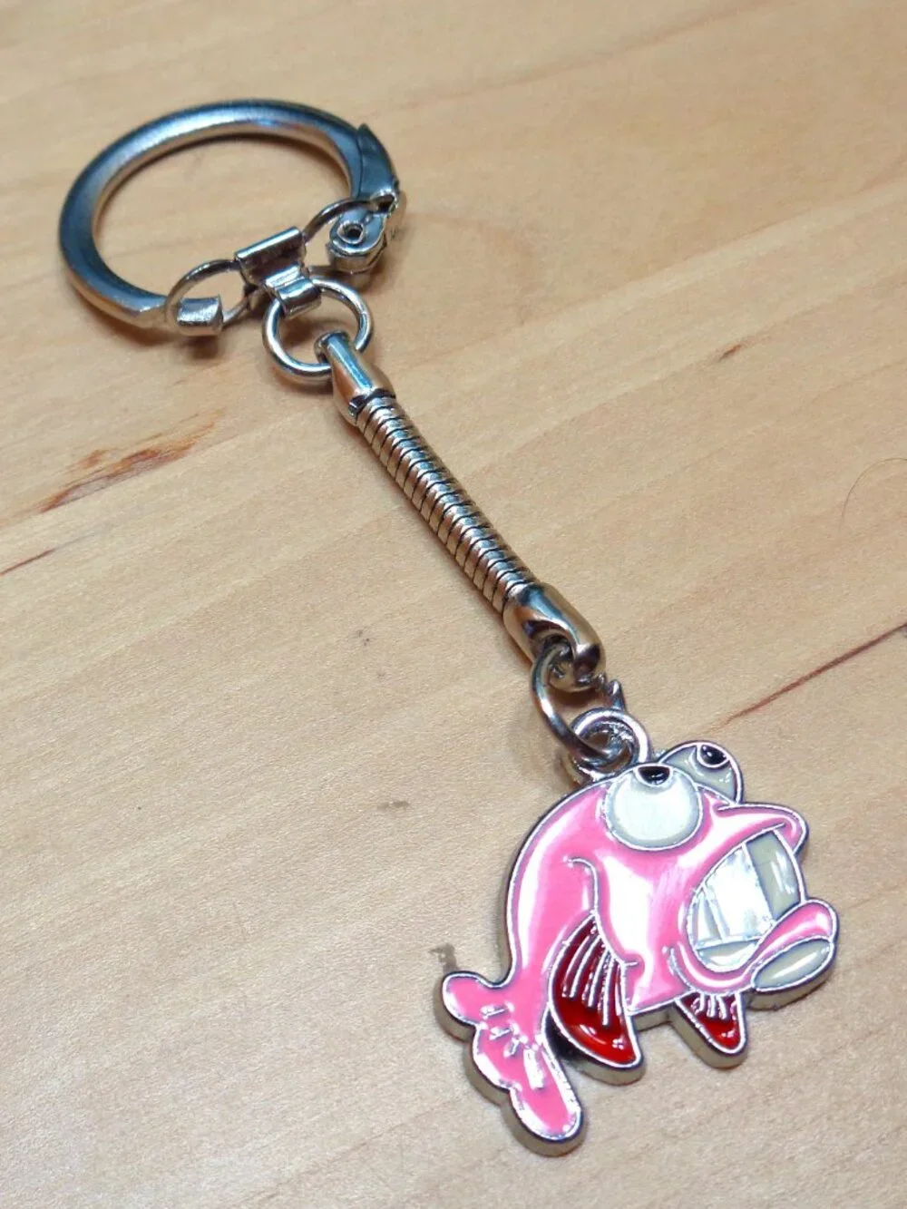 BEACH FASHION PINK ENAMEL COOL SMILING FISH RHODIUM SNAKE KEYCHAIN